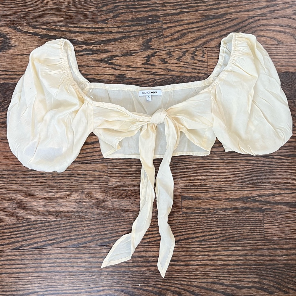 yellow puff sleeve crop top